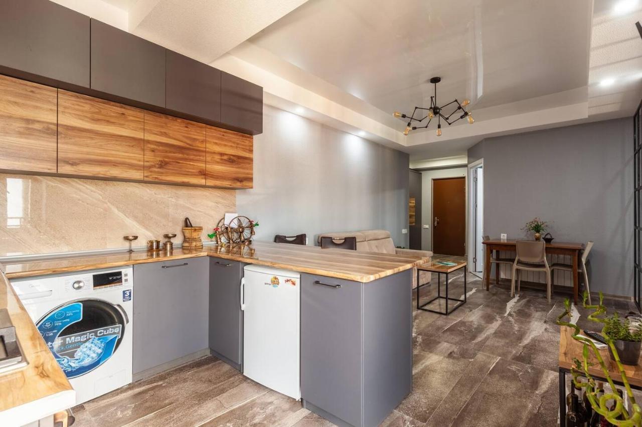 Veli Group Apartment In Old City Kutaisi Eksteriør bilde